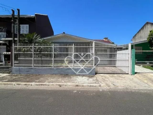 Casa Ampla com Suíte à Venda no Parque da Matriz | 3 Dormitórios e Pátio