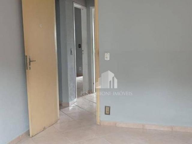 Casa ampla com suíte em excelente localização no Jardim São Jorge!