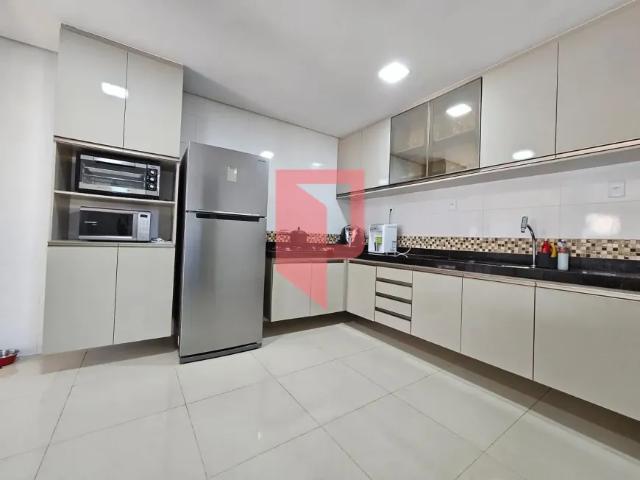 Casa ampla de 3 quartos e espaço gourmet à venda, no bairro Cachoeirinha, Belo Horizonte, MG