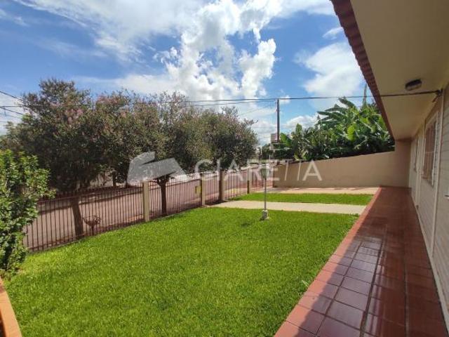 CASA AMPLA E COM MUITA SOBRA DE TERRENO PARA VENDA, CENTRO, TOLEDO PR