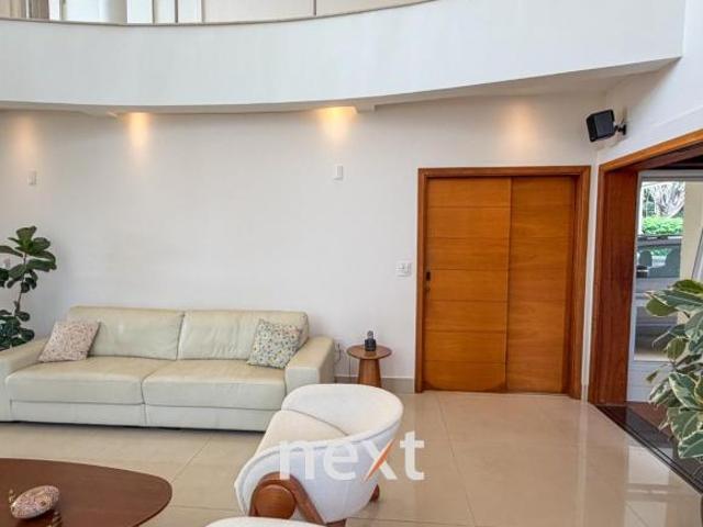 Casa ampla e confortável a venda no Alphaville Dom Pedro