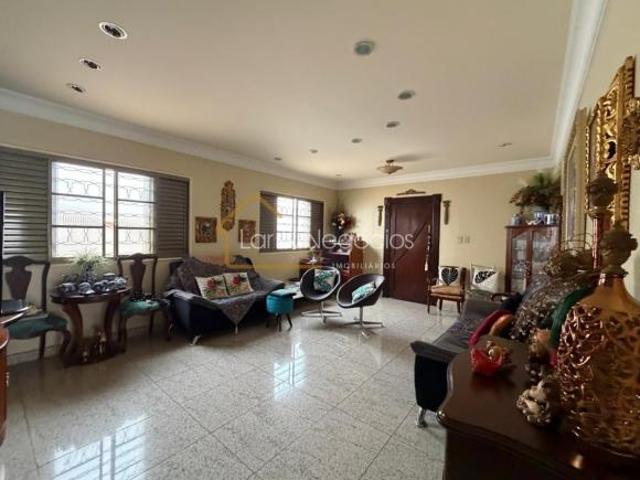 CASA AMPLA E ELEGANTE — BAIRRO CONEGO GETULIO