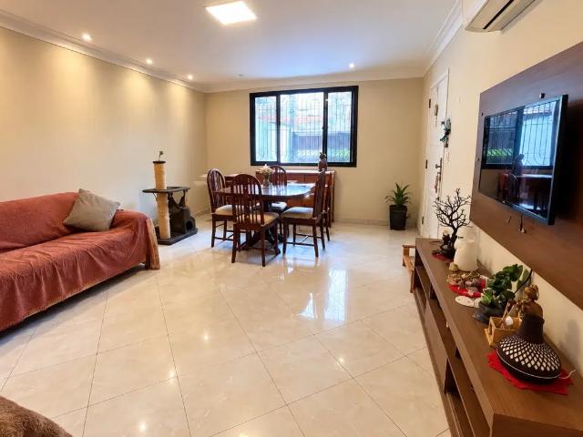 Casa Ampla e Espaçosa para Locação | 3 Suítes | Churrasqueira | 2 Vagas