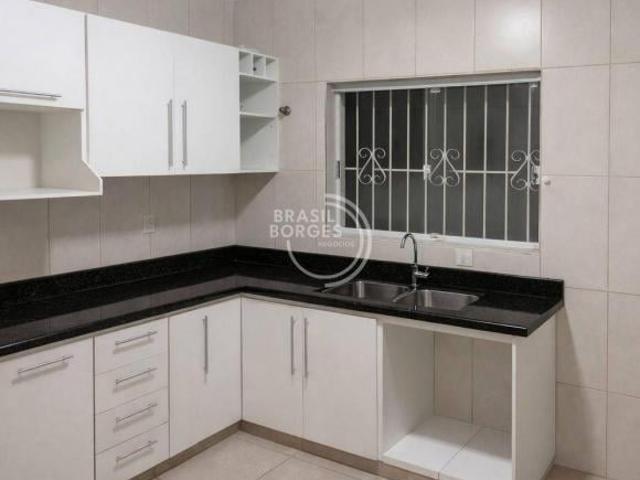 Casa Ampla e Térrea 220m² no Campolim/Elton Ville, 4 quartos, 2 Suítes, 2 cozinhas, 5 vagas de garag