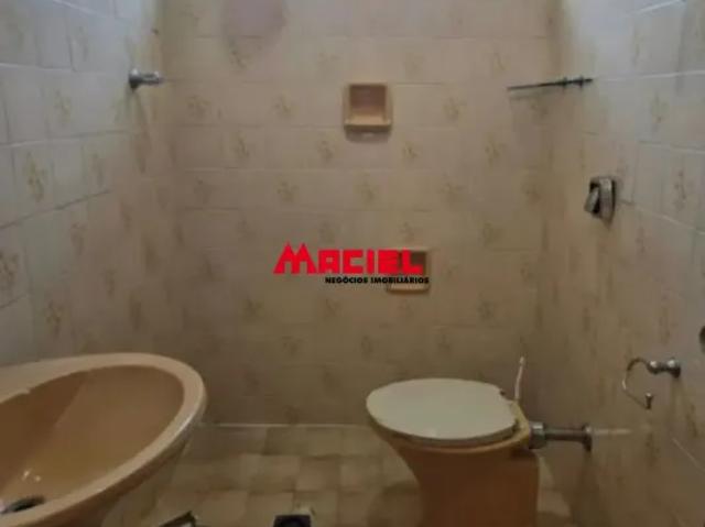Casa Ampla em Localização Estratégica. Ideal para Residência ou Comércio