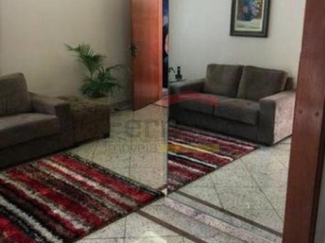 Casa ampla 05 dormitórios com Quintal, Lareira e Piscina 5 minutos do Metrô