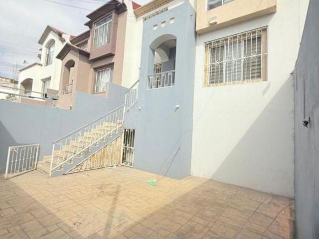 Casa Amplia y con 1 Recamara 1 Baño en primer piso en Anexa Buena Vista a minutos de ambas garitas