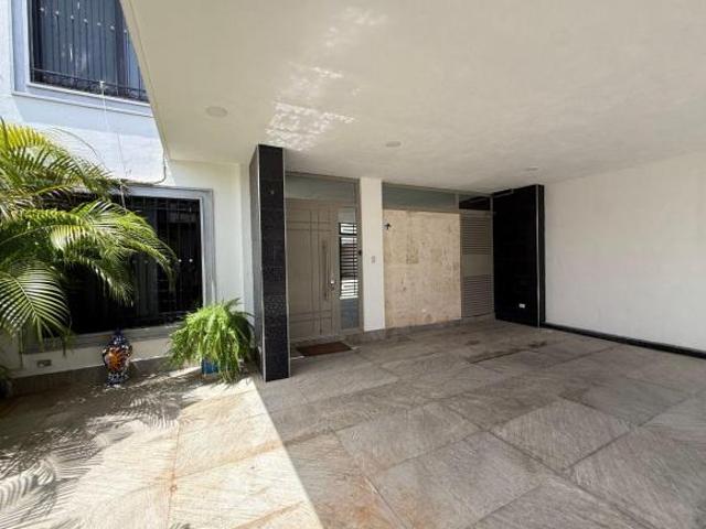Excelenete Casa de 4 Recamaras con Piscina