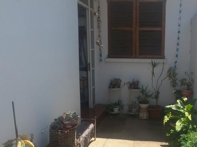 Casa Amplia con buena iluminación en excelente sector