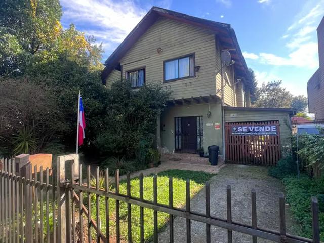 Casa Amplia con enorme proyección. 1570 | Dormitorios por 11400.00 en Valdivia