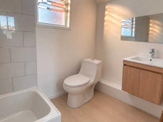 Casa Amplia con Excelente Conectividad