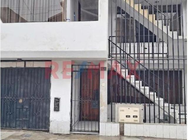 Casa Amplia Con Pisos Independientes