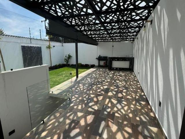 Casa amplia con vista al volc?n y jard?n en Cacalomacan