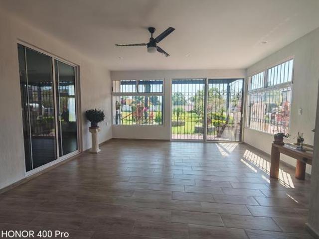CASA AMPLIA DE 5 HABITACIONES LA CAMPIÑA CELAYA