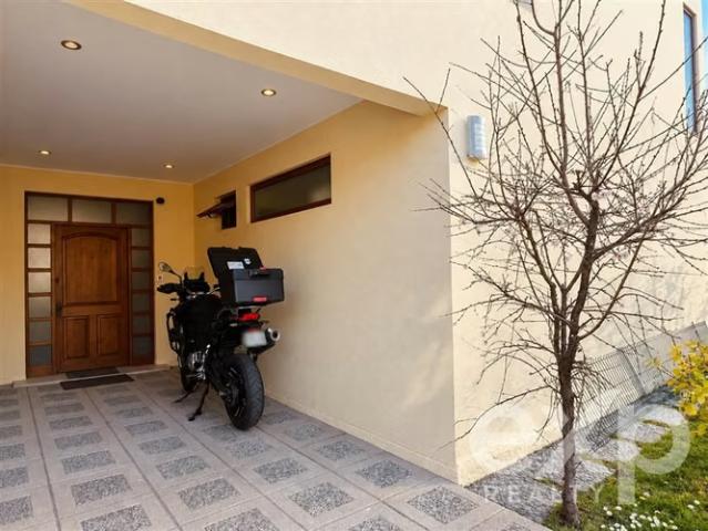 Casa amplia en venta con piscina, quincho, 6 piezas, 2 suite | 6 dormitorios por 17990.00 en Las Condes