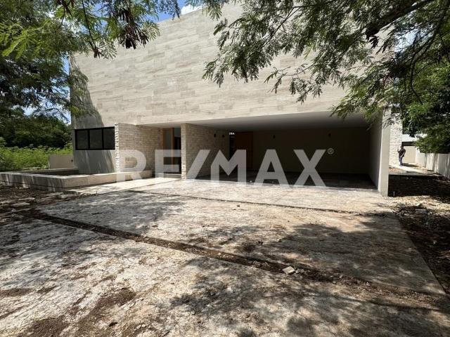 Casa amplia en el country