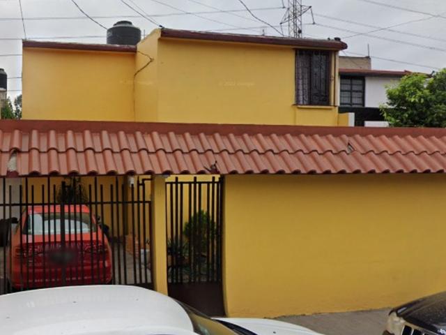 Casa Amplia en El Coyol, Gustavo A. Madero OPORTUNIDAD DE INVERSION