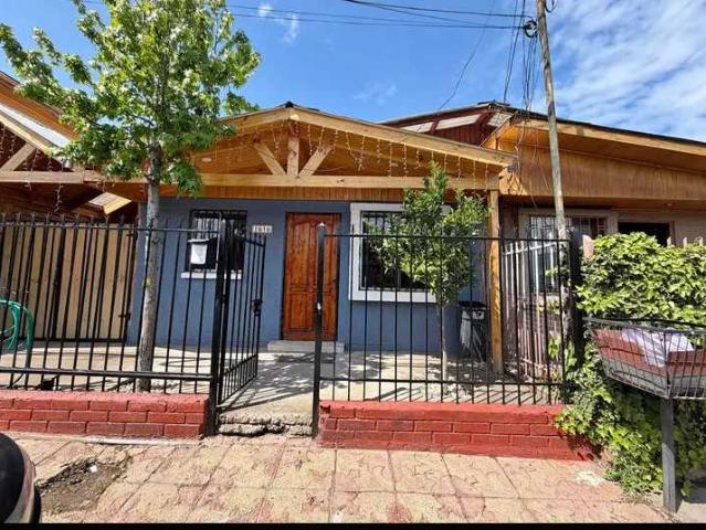 Casa Amplia en Entorno Tranquilo