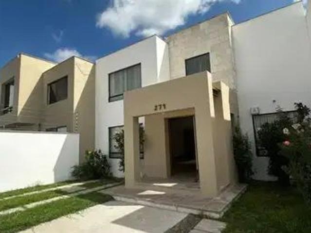 Casa Amplia En Renta En Calle Abierta. Fracc. Cumbres Del La
