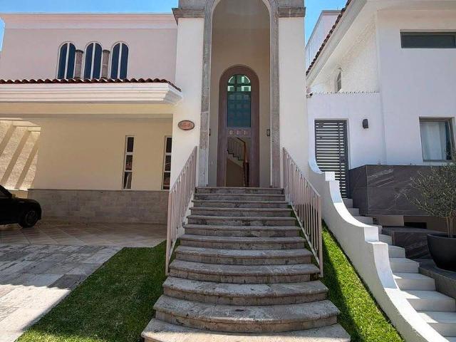 casa amplia en renta en coto la campiña, royal country