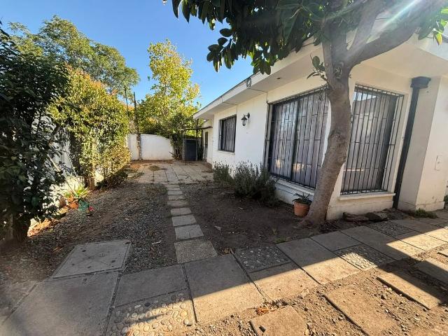 Casa amplia excelente ubicación residencial y uso comercial