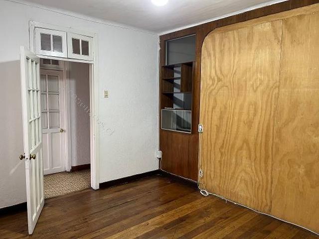 Casa amplia, iluminada con patio