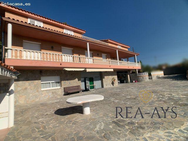 CASA AMPLIA PARCELA PLANA PISCINA