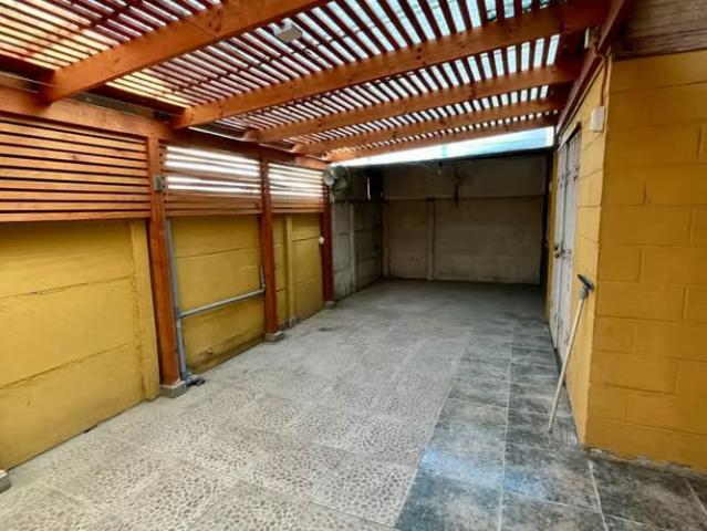 Casa amplia regularizada 6 dormitorios buen sector quilicura | 6 dormitorios por 165900. 00 en Quilicura