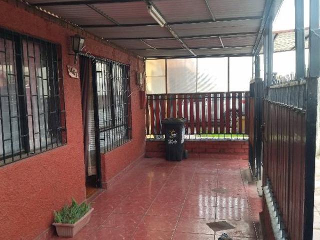 CASA AMPLIA SE ARRIENDA 4D 1B 2 E MAIPU