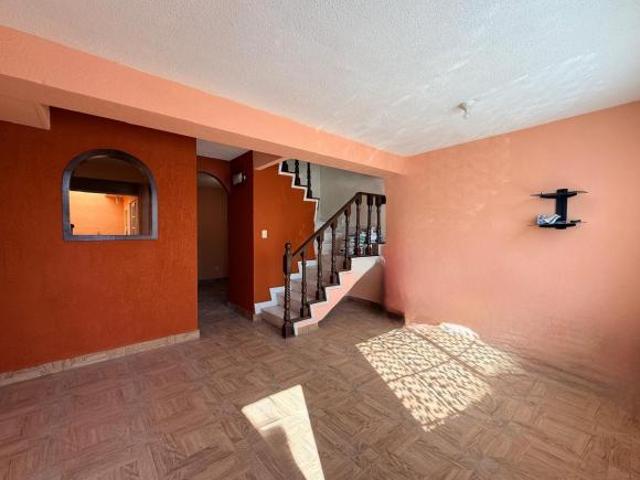 Casa ampliada en venta en Las Américas, Ecatepec | Calle cerrada con portón eléc