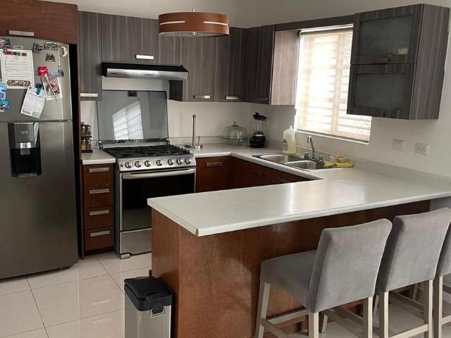 Casa Amueblada y Equipada en Renta | Espacio Cumbres | Seguridad 24/7 y Amenidades