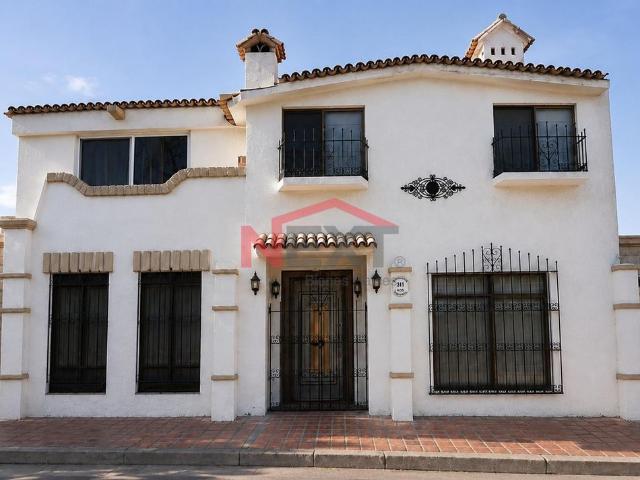 CASA AMUEBLADA Y EQUIPADA EN RENTA ESTILO COLONIAL EN LA COLONIA OCEANÍA