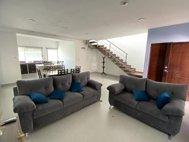 CASA AMUEBLADA CON JACUZZI EN RENTA EN RESIDENCIAL LOMAS VERDES