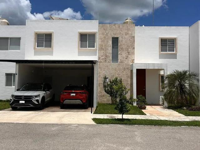 CASA Amueblada con PANELES, EN PRIVADA EN CONKAL