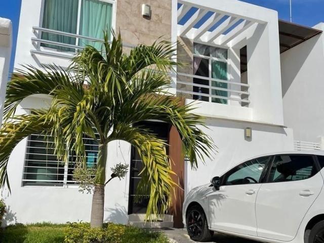 Casa amueblada con piscina en renta