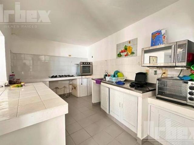 CASA AMUEBLADA DE 2 PLANTAS EN RENTA O VENTA EN BARRIO DE GUADALUPE, CAMPECHE
