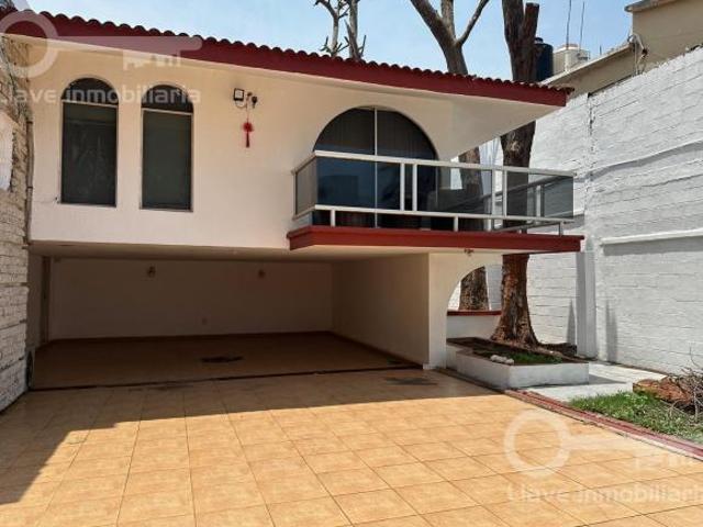 Casa amueblada en Venta y Renta en Av. López Mateo, Col. Petrolera, en Coatzacoalcos, Veracruz