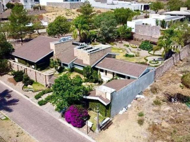 CASA AMUEBLADA EN VENTA EN CUMBRES DEL CAMPESTRE
