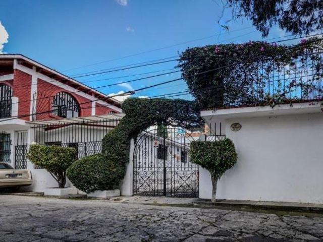 Casa Amueblada en Venta en Ixtapan de la Sal | 8 Recámaras, Ideal Para Descanso o Inversión