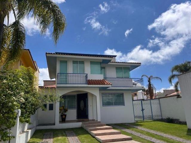 Casa en Venta en privada con alberca,en Ixtapan de la Sal, EDOMEX