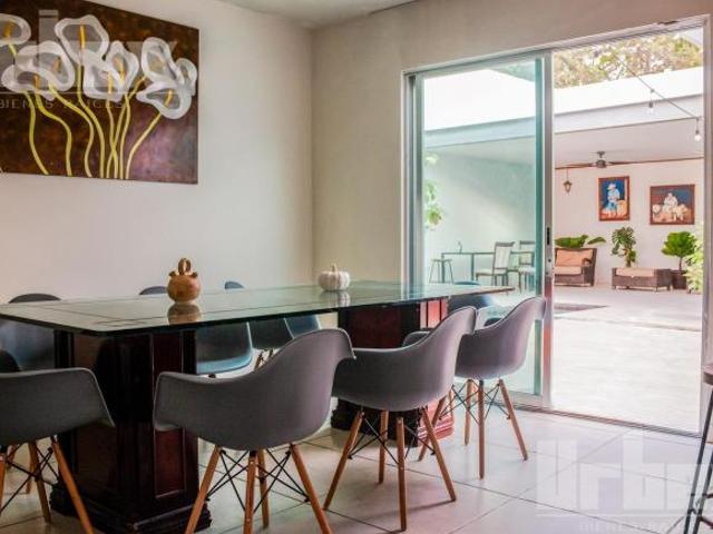 CASA AMUEBLADA EN VENTA EN RESIDENCIAL LOS OLIVOS, CAMPECHE