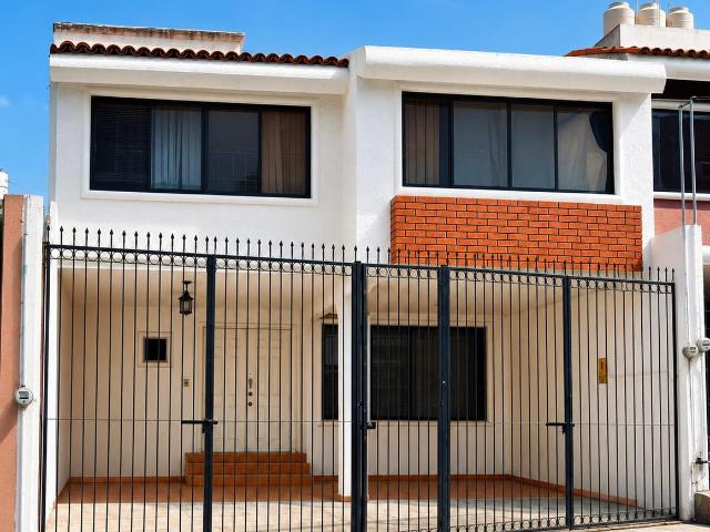 CASA AMUEBLADA EN VENTA LOMAS DEL SOL, LEON GTO. ZONA NORTE, A CUADRAS DE LA SALLE BAJ?O IDEAL PARA INVERSIONISTAS