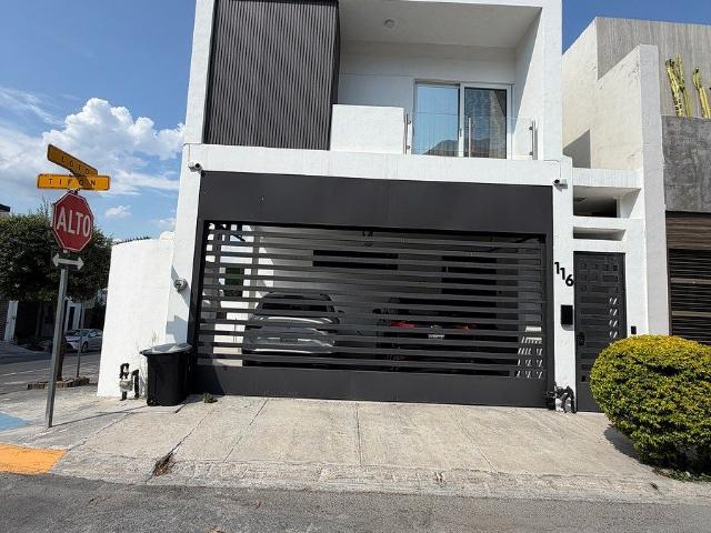 Casa Amueblada En Esquina Renta Cumbres Allegro