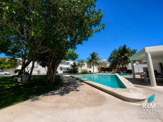Casa amueblada en fraccionamiento Real del Sol con habitacion y ba?o en planta baja