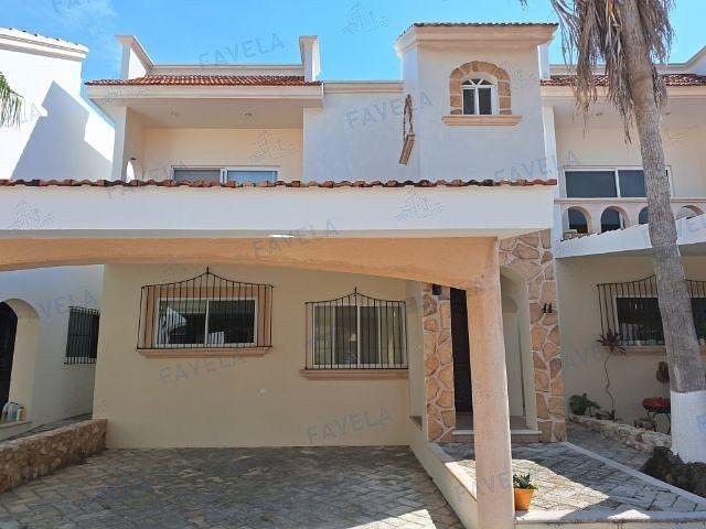 CASA AMUEBLADA EN PRIVADA CASAS BLANCAS EN RENTA