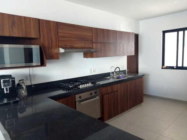 CASA AMUEBLADA EN PRIVADA