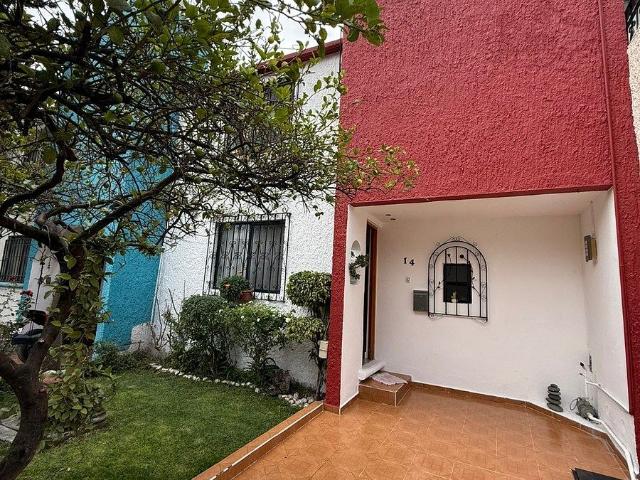 CASA AMUEBLADA EN RENTA| 3 RECAMARAS + 2 ESTACIONAMIENTOS + CERCA DEL TEC DE MTY