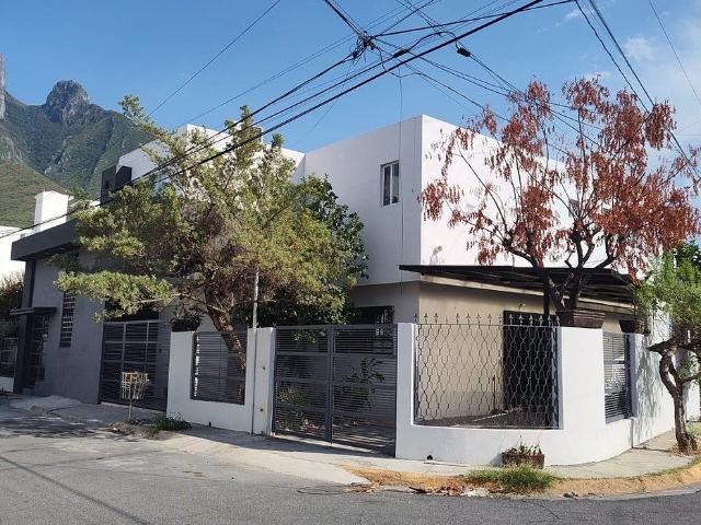 CASA AMUEBLADA EN RENTA ZONA TEC