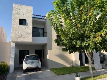 Casa amueblada en renta al oriente de Saltillo. Ideal para ejecutivos o familia pequeña