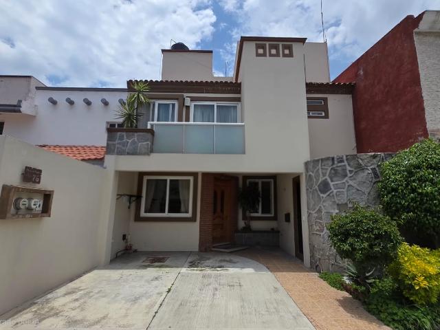 Casa Amueblada en Renta – Campestre La Carcaña
